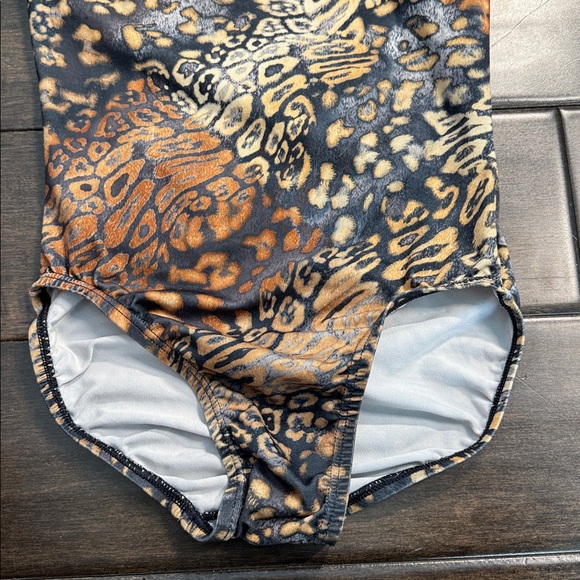 ❤️3/$30 Satara Leos Leopard Print Leotard - Picture 3 of 9